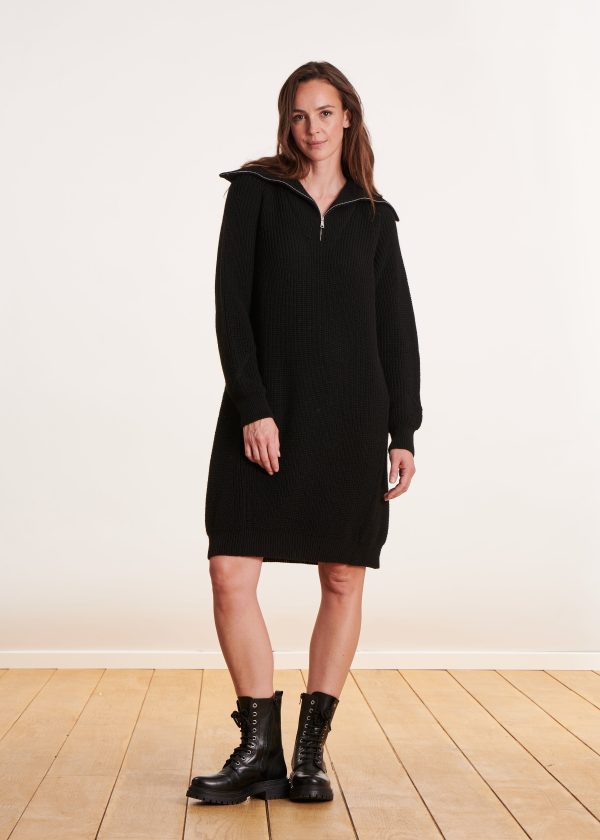 robe courte en maille noire col camionneur