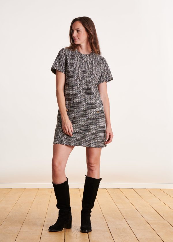 robe courte grise manches courtes en tweed