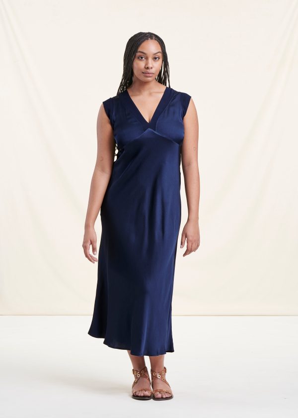 robe longue fluide habillée bleu foncé