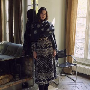 robe longue fluide noire à imprimé manches longues