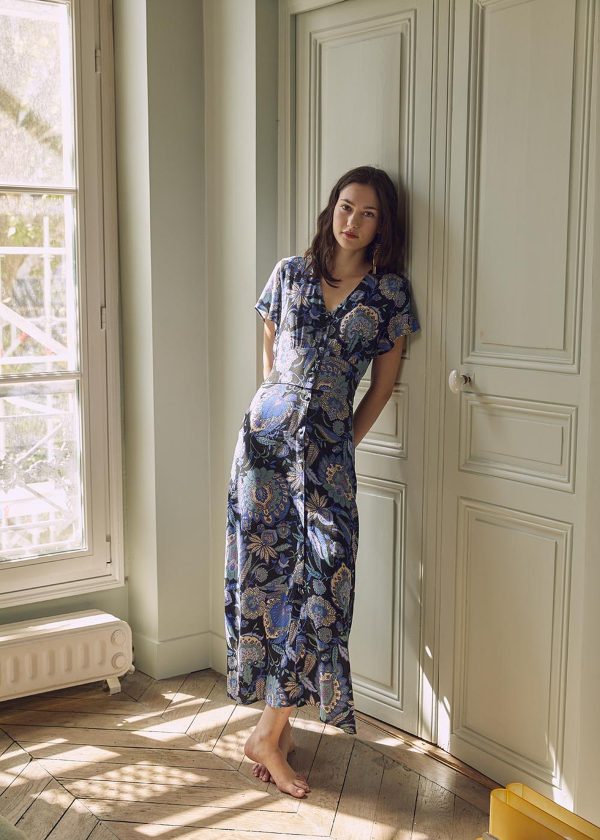 robe longue imprimée noire et bleu à manches courtes