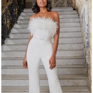 tenue légère combinaison blanche plume